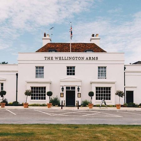 The Wellington Arms - Basingstoke-Reading Hotel Heckfield Exterior photo