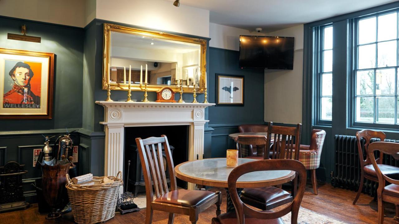 The Wellington Arms - Basingstoke-Reading Hotel Heckfield Exterior photo